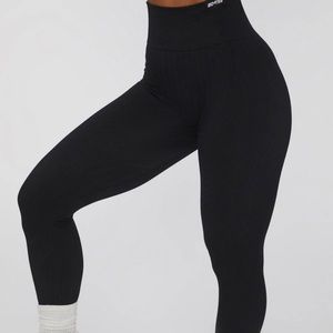 Bo and Tee high rise black leggings